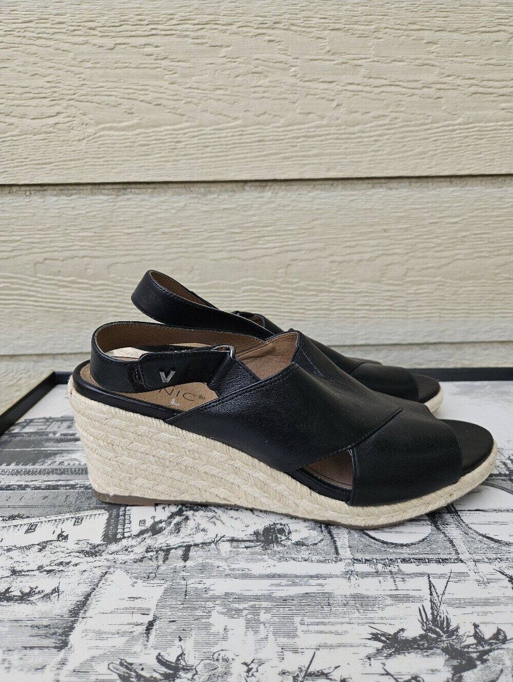 Vionic Zamar black leather wedge slingback espadrille sandals size 11
